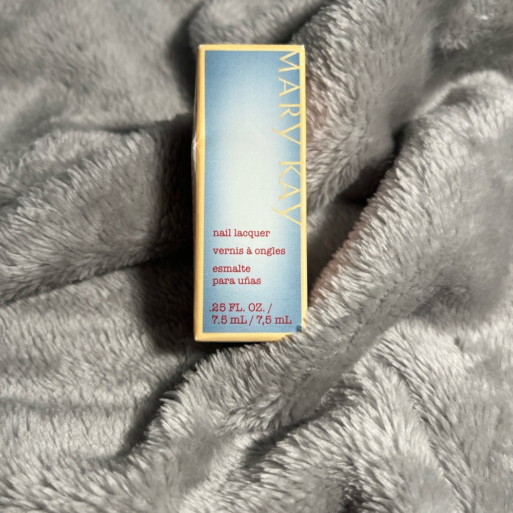 Mary Kay Nail Lacquer - yellow